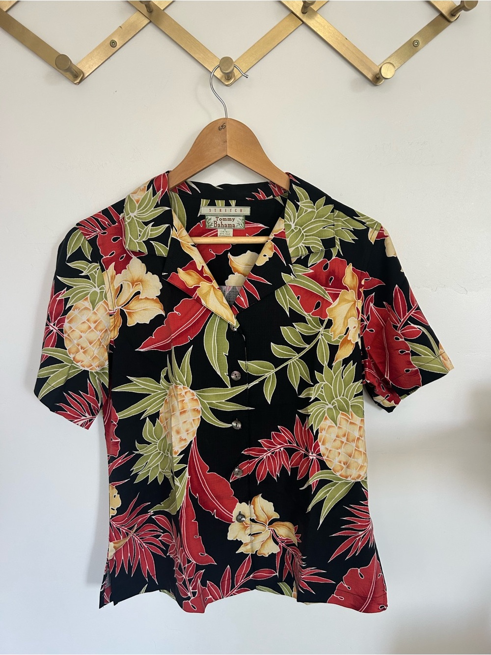 Tommy Bahama Black Short-Sleeve Pineapple & Tropical Floral Camp Shirt